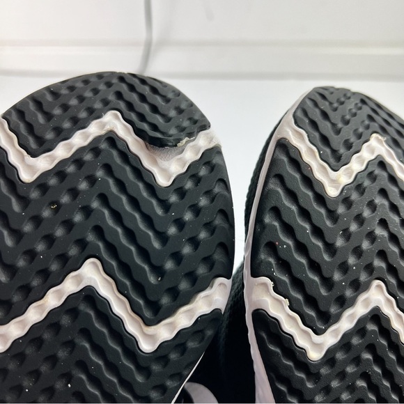 Nike Sneaker Women's 8.5 Black Revolution 5 White Swoosh Running Shoe - Picture 9 of 11